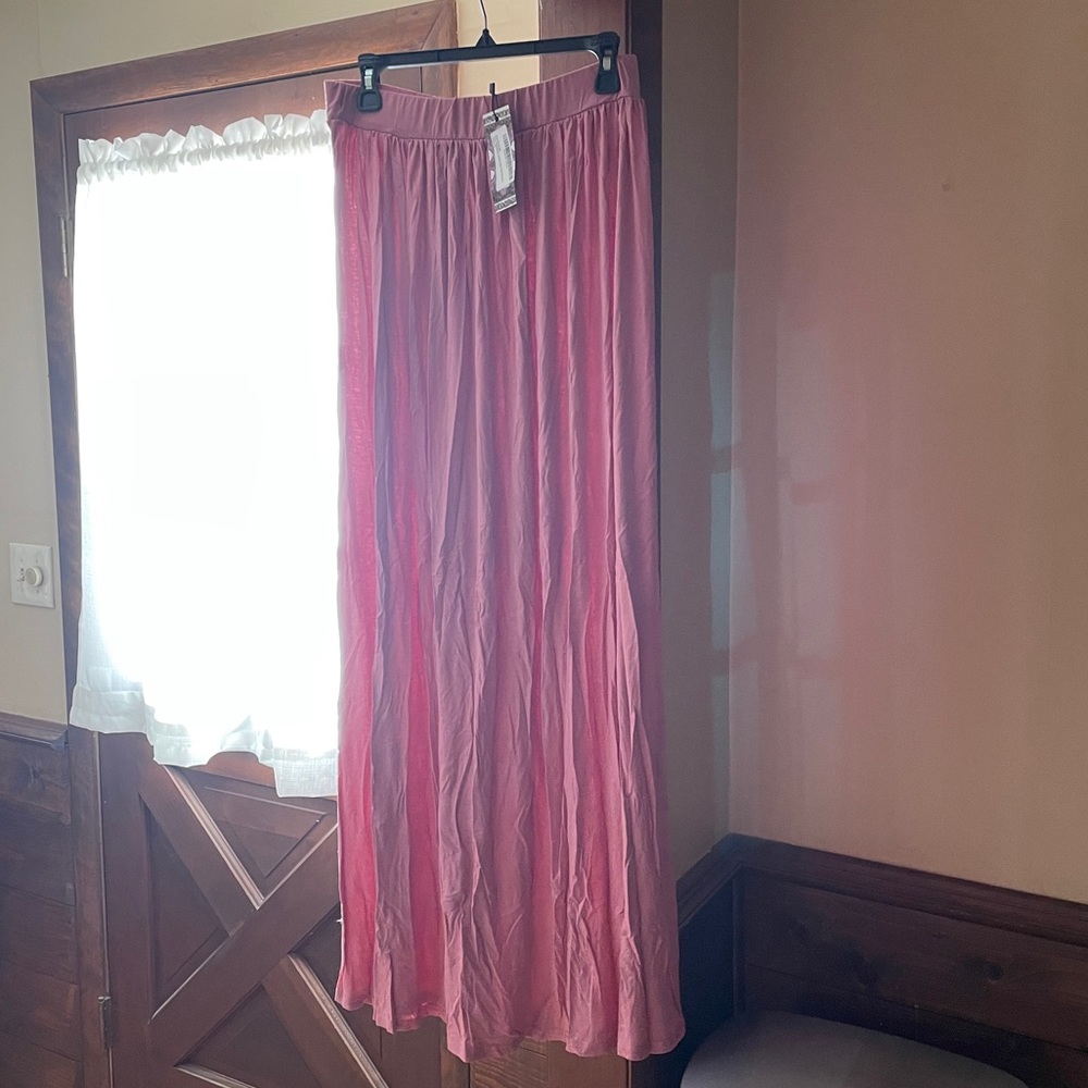 NWT Boohoo Maxi Skirt